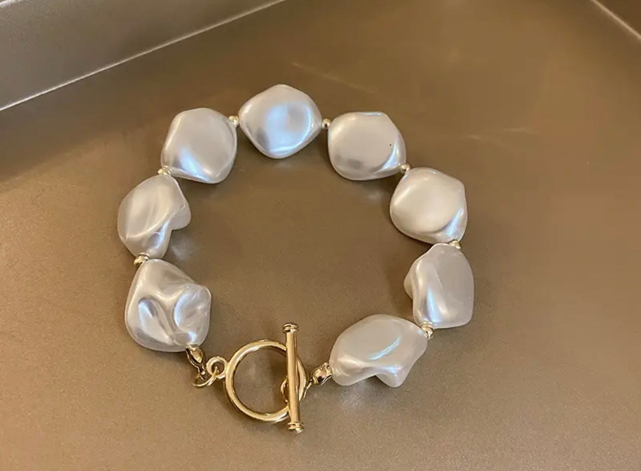 Irregular Shape Pearls Bracelet